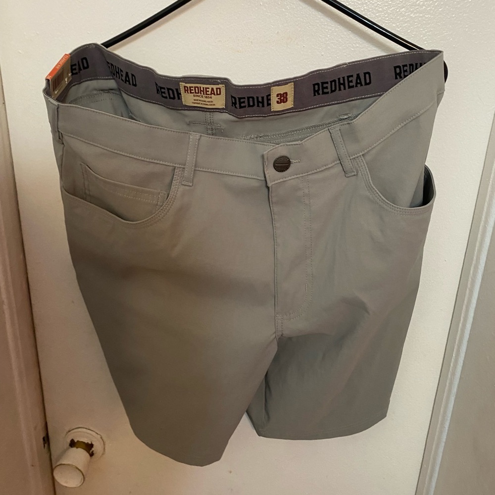 RedHead Men's Light Gray Flat-Front Performance Shorts